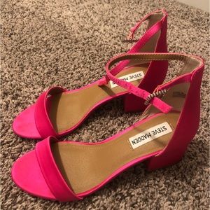 steve madden pink irenee sandal with silver rhinestone clasp size 7